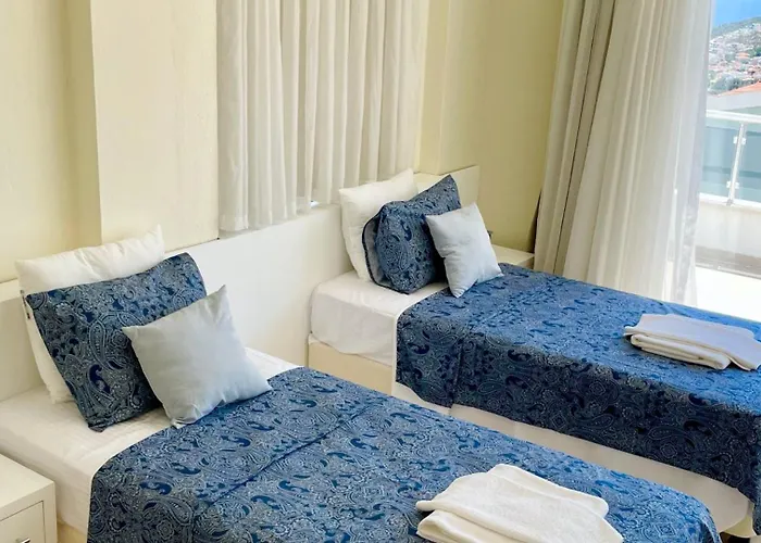 4 Bedroom - 7853 F *
