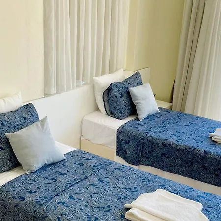 4 Bedroom - 7853 F *