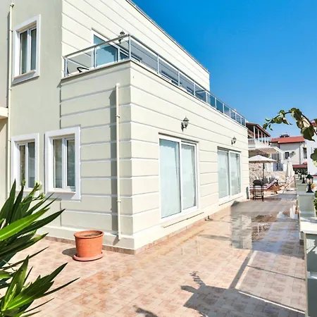 4 Bedroom - 7853 F