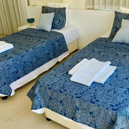 4 Bedroom - 7853 F Villa