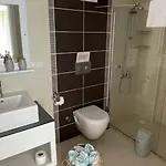 4 Bedroom - 7853 F *