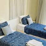 4 Bedroom - 7853 F *
